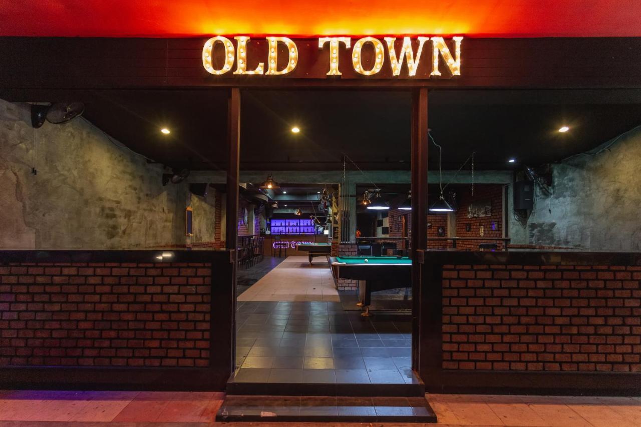 Old Town Hotell Jomtien Beach Exteriör bild